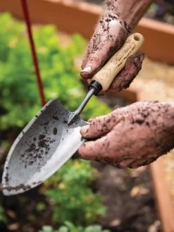 Gardener's Lifetime Trowel -Green Garden Shop 8586972 3242 tif