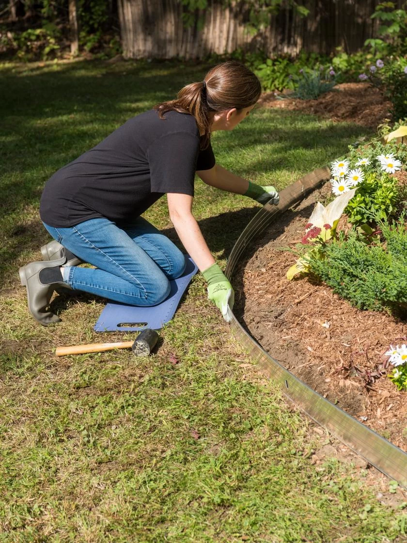 EasyFlex™ Aluminum Edging, 24' 3 EasyFlex™ Aluminum Edging, 24'